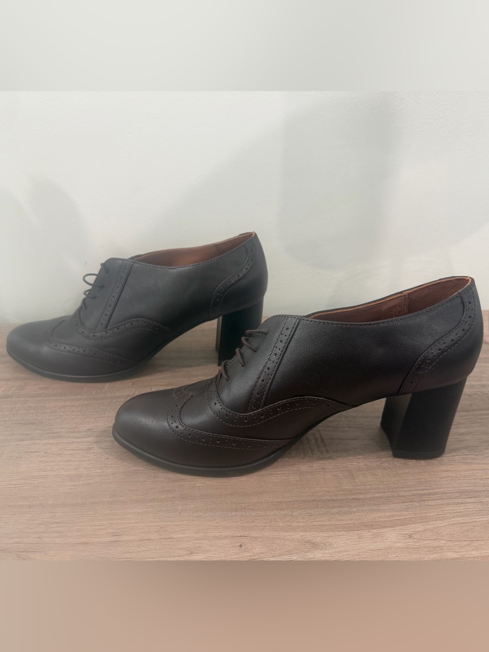 NWOB Julia Bo Women's Aldgate Brown Leather Oxford Brogue Block Heels - Picture 6 of 10